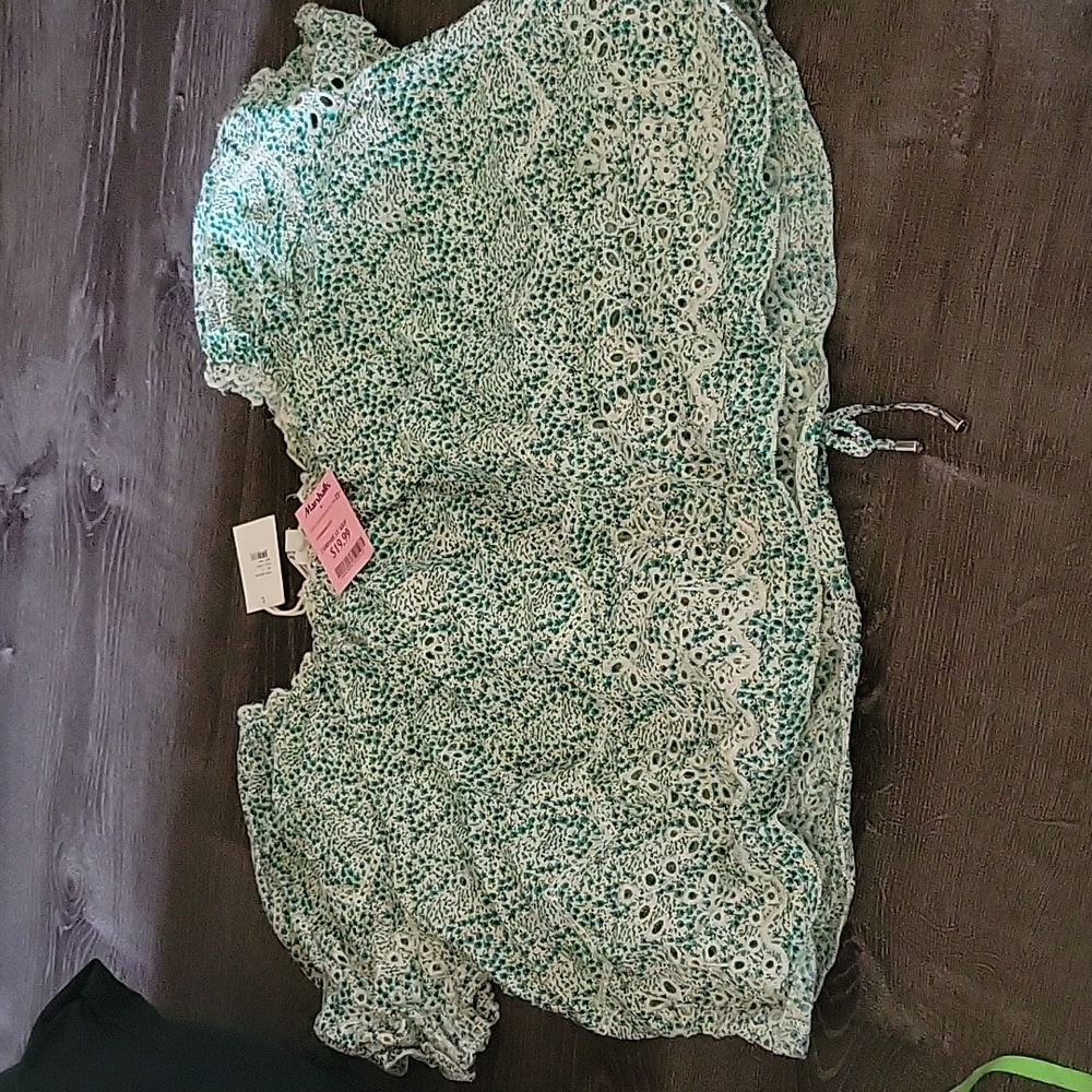 NWT Jennifer & Grace green print short-sleeve slightly cropped shirt. Women's xl